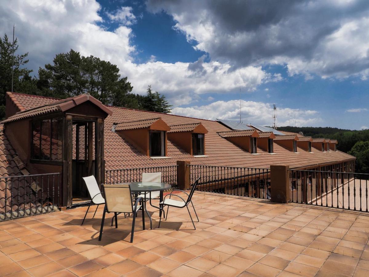 נאבארדונדה דה גרדוס Hospedium Hostal Almanzor מראה חיצוני תמונה