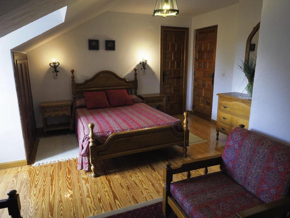נאבארדונדה דה גרדוס Hospedium Hostal Almanzor מראה חיצוני תמונה
