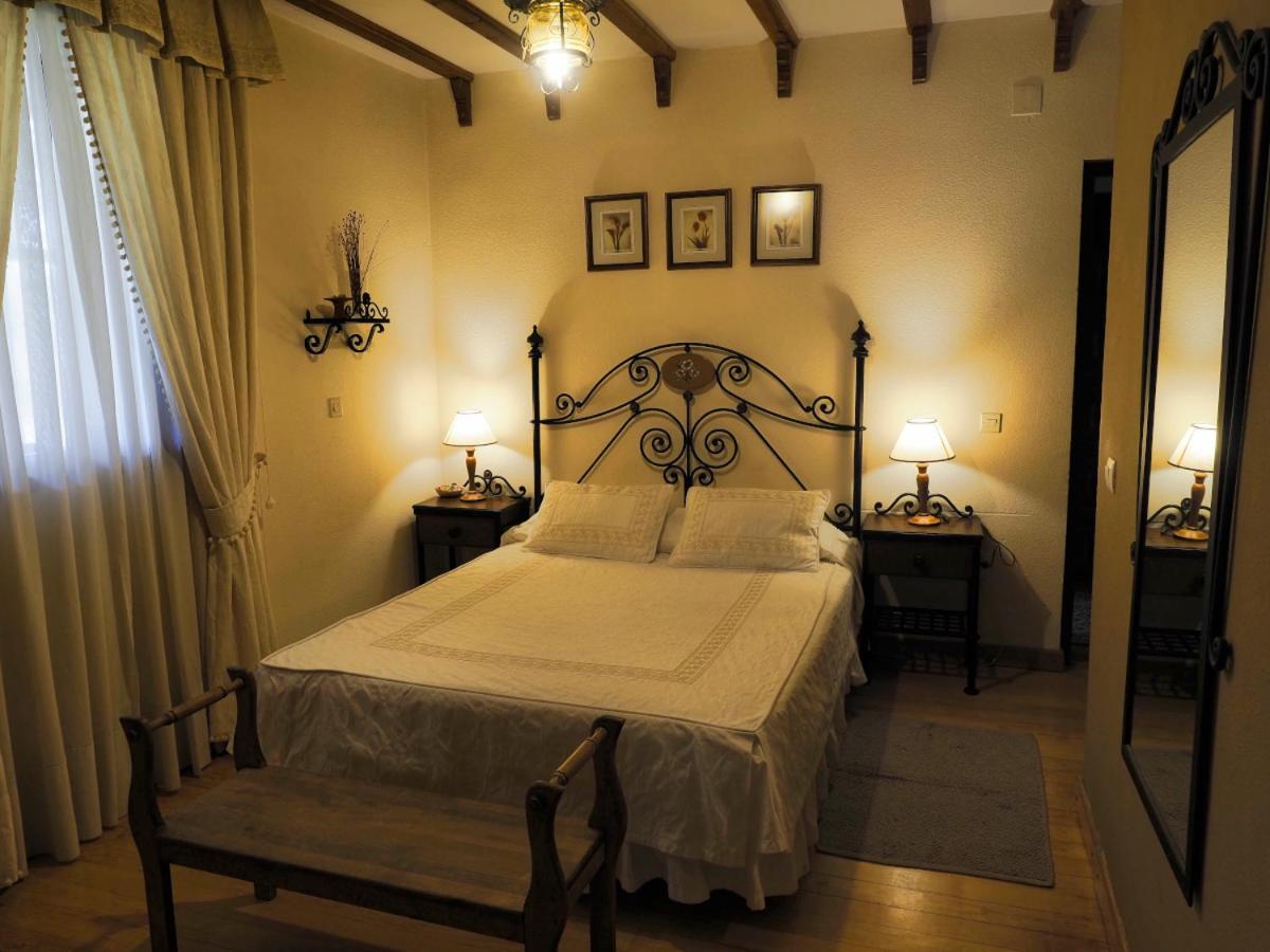נאבארדונדה דה גרדוס Hospedium Hostal Almanzor מראה חיצוני תמונה