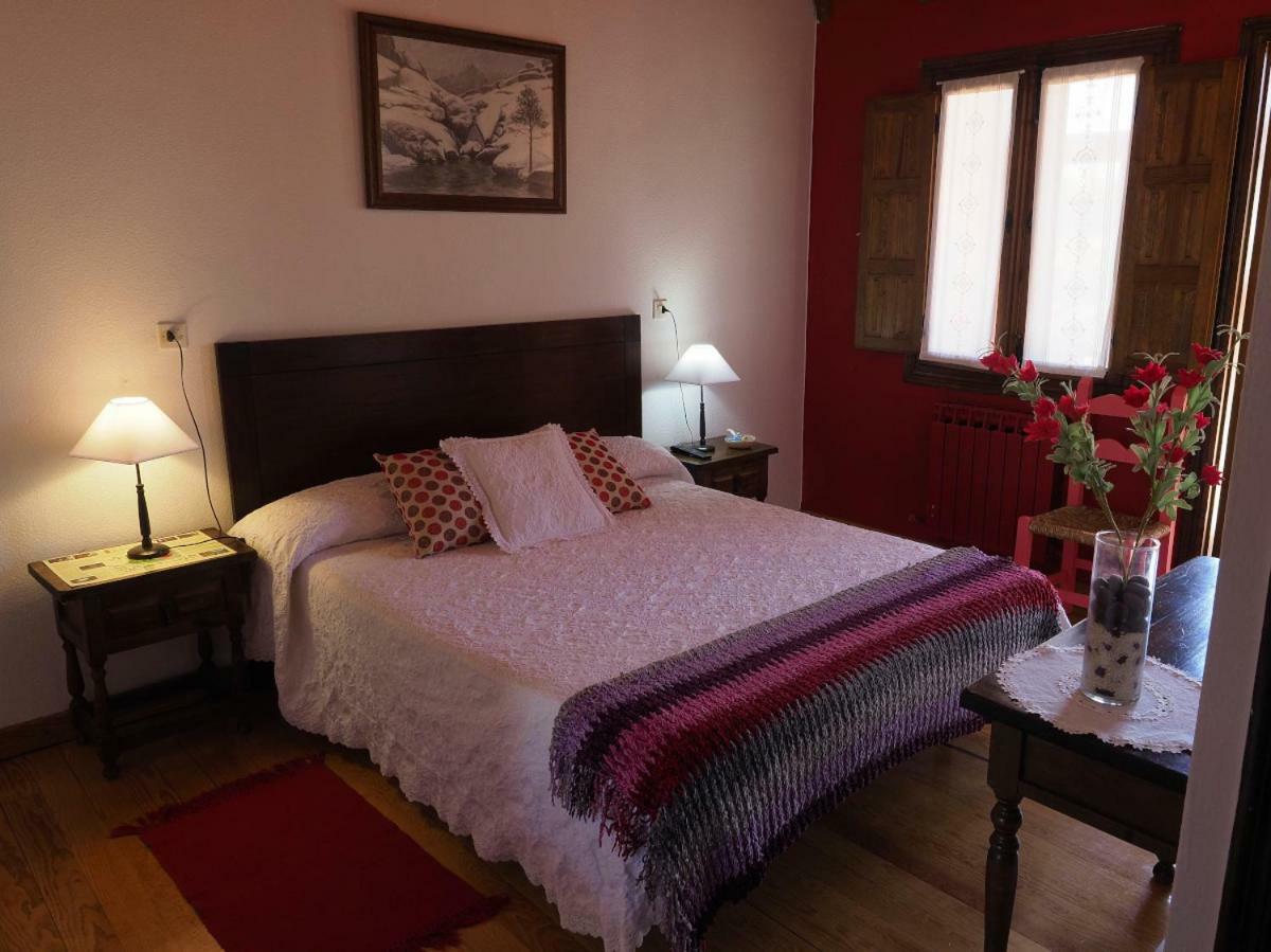 נאבארדונדה דה גרדוס Hospedium Hostal Almanzor מראה חיצוני תמונה