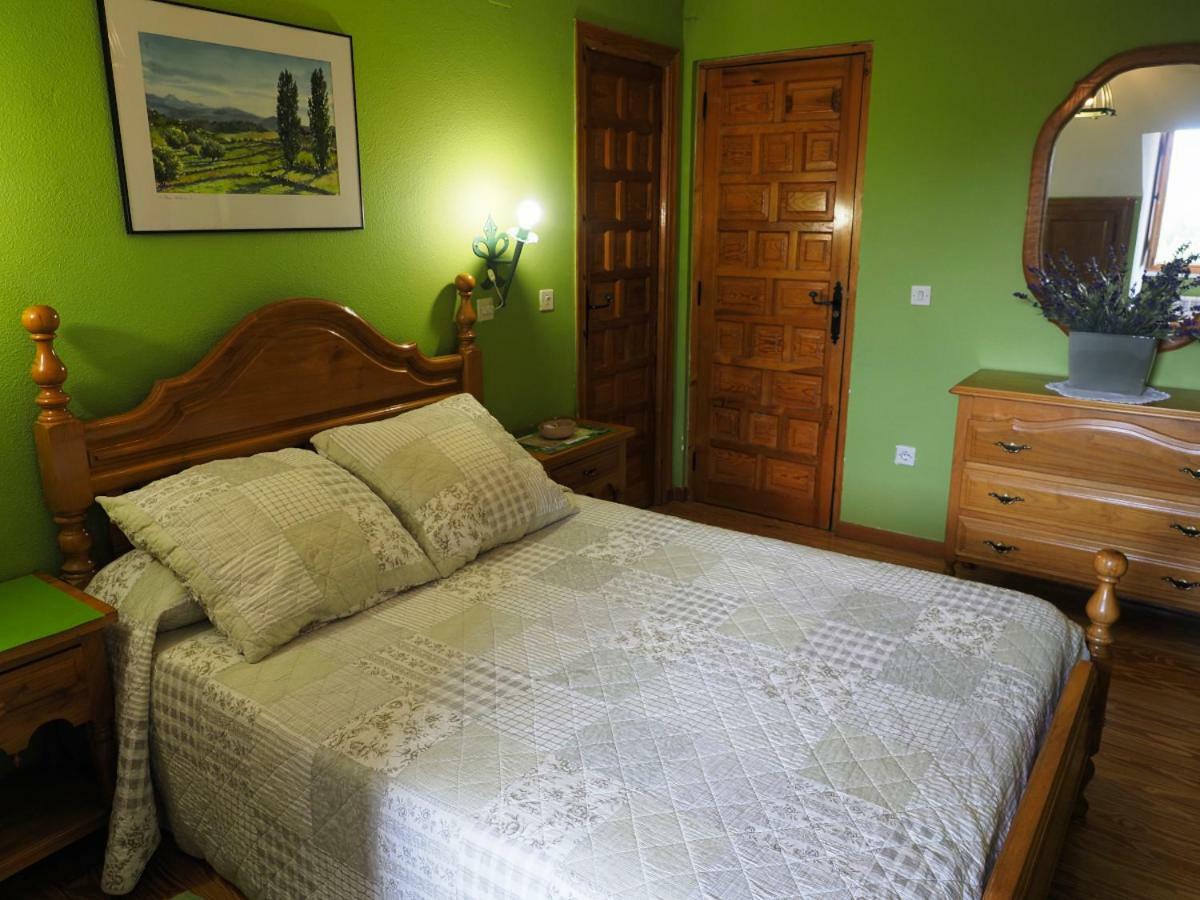 נאבארדונדה דה גרדוס Hospedium Hostal Almanzor מראה חיצוני תמונה